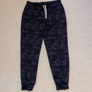Vuori Camo Joggers